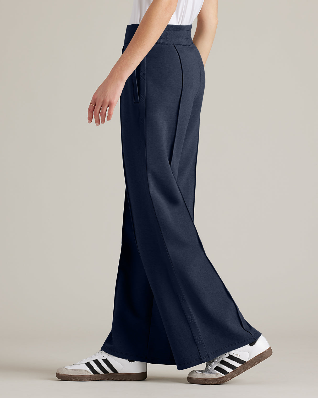 DraftKings x Rhone Women's DreamGlow Trouser