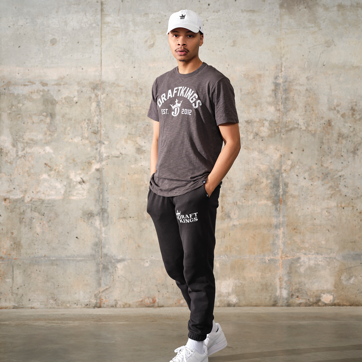DraftKings x '47 Men's Double Back Scrum T-Shirt